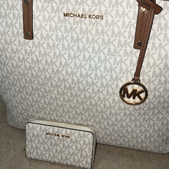 Michael Kors Tote and Wallet Set - Picture 3 of 7